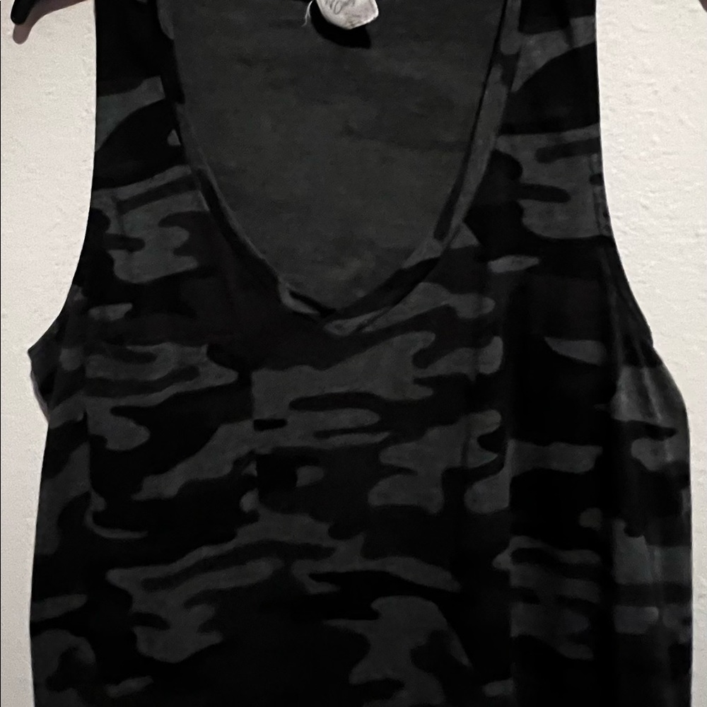 Ladies Top - Picture 2 of 3